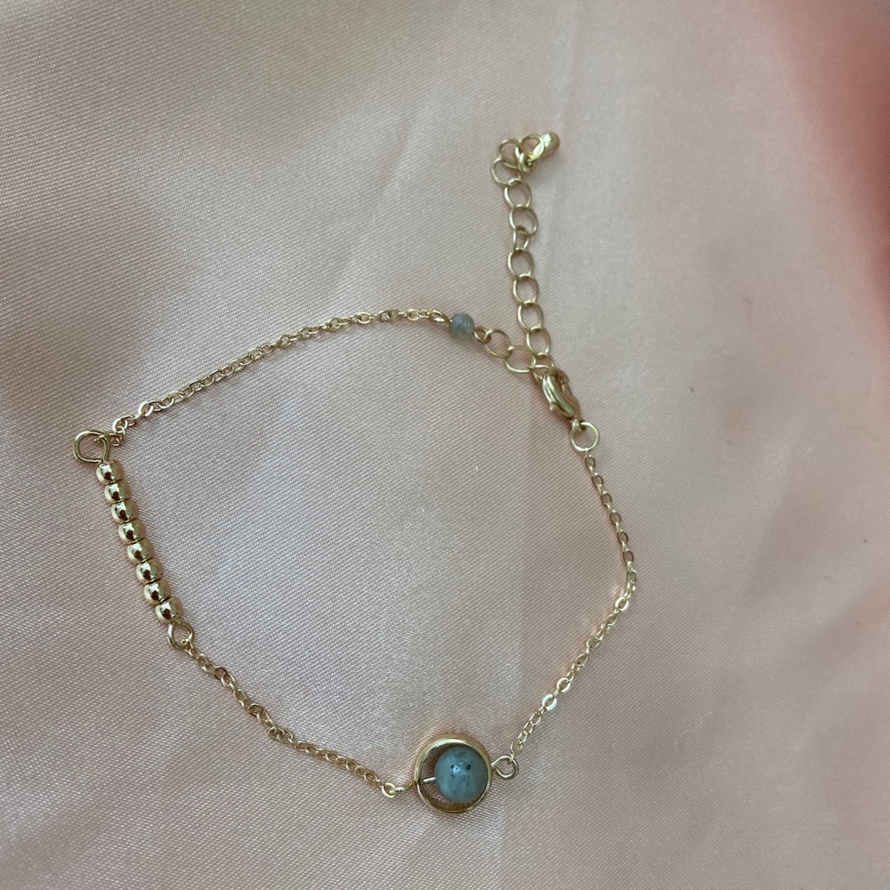 💕LAST ONE Strawberry Stone Bracelet - Picture 2 of 7